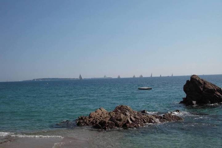 Gîte pour 6 personnes, avec piscine et jardin dans Theatre De La Licorne