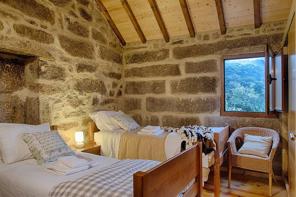 Alagoa house - house with 3 bedrooms, in the Peneda-Geres National Park in Castro Laboreiro e Lamas de Mouro, Gerês