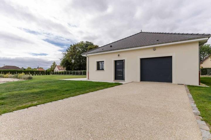 Location de vacances pour 6 personnes, avec terrasse à Saint-Lyé - 2