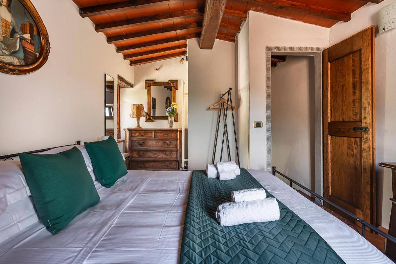 Alberta Home - Rustic Chalet with Jacuzzi in Rufina, Prowincja Florencja