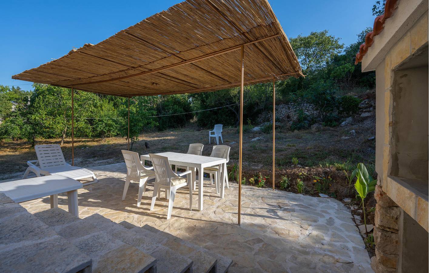 Ganze Ferienwohnung, Gemütliche 1-Zimmer-Wohnung mit Terrasse – 600 m vom Strand entfernt in Zlarin (Kroatische Adria), Dalmatinische Inseln