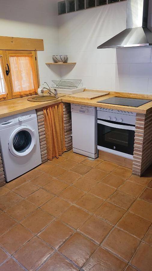 Casa rural para 7 personas, con Terraza además de Jardín y Piscina en Valdeverdeja - 3