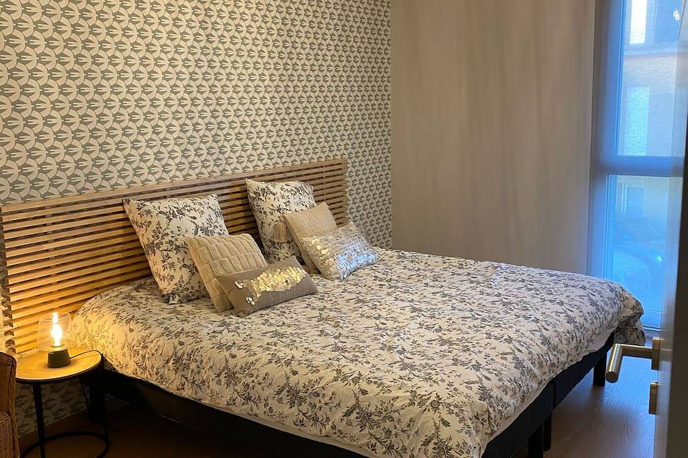 Entire apartment, Apartment sea view & feet in the water in Saint-Quay-Portrieux, Côte de Goëlo