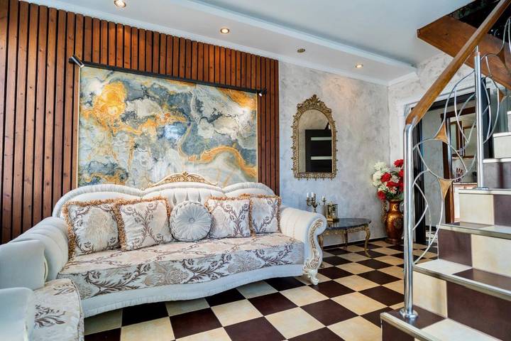 Villa pour 25 personnes, avec Balcon et Terrasse ainsi que Jardin et Vue en Roumanie - 2