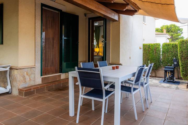 Holiday Home Llagosta 31 in Sa Ràpita, very close to the sea with terrace, private garden, and Wi-Fi in Sa Ràpita, Campos