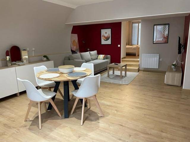 Location de vacances pour 4 personnes, avec terrasse à Vals-les-Bains