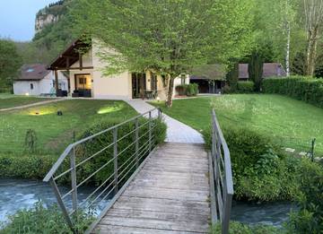 Maison de campagne pour 8 personnes, avec jardin et terrasse dans Source du Lison