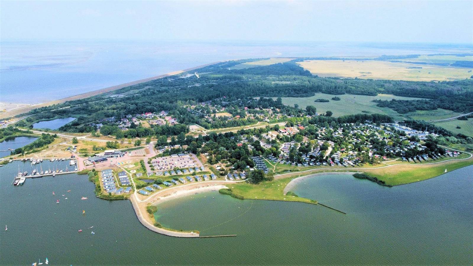 Ganze Ferienwohnung, Chalet "Chiara" in Strandlage in Lauwersmeer, Niederländische Nordsee