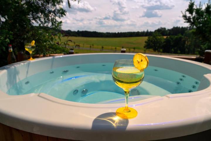 Ferienhaus für 7 Personen, mit Balkon und Whirlpool sowie Terrasse und Garten in Bannewitz - 4