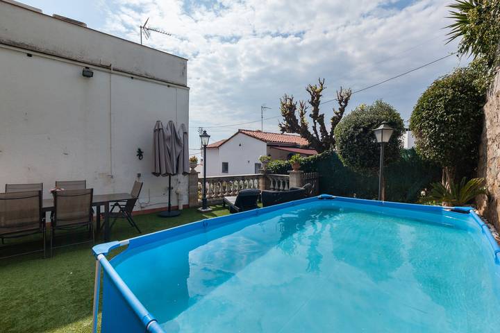 Gîte pour 7 personnes, avec bassin pour enfant et jardin à Canet de Mar - 2