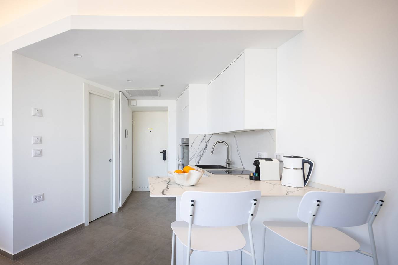 Apartamento entero, Spacious Studio Apt w Sea View 2 min from Beach in Tel Aviv, Distrito de Tel Aviv