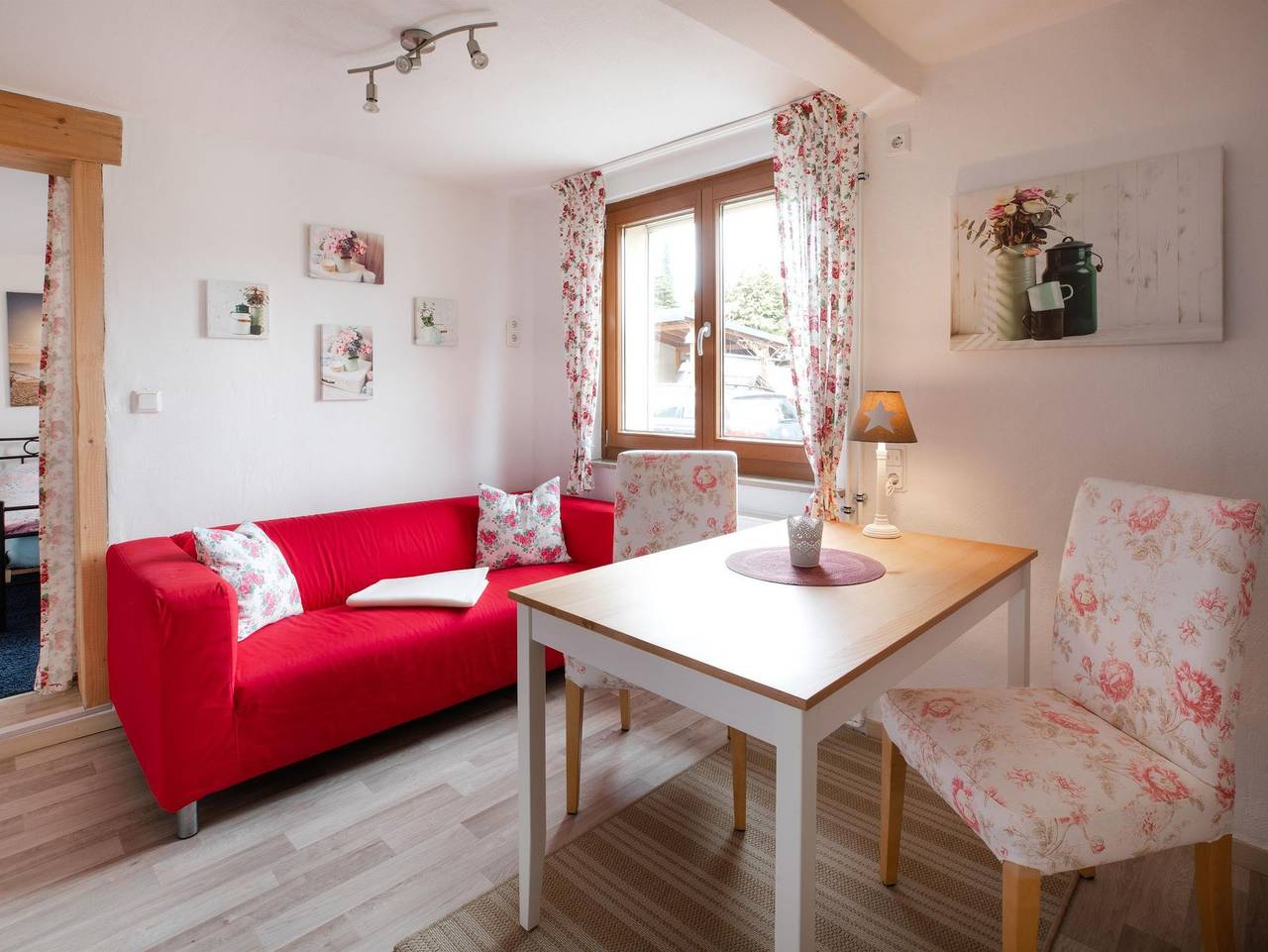 Ganze Ferienwohnung, Ferienwohnungen Wengenroth - 2-Bett-Wohnung "Rose" in Westerburg, Westerburg & Umgebung
