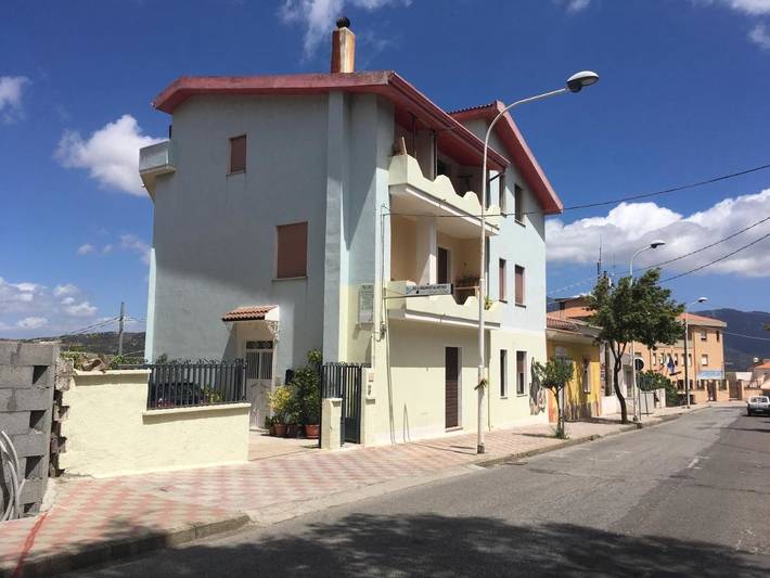 Location de vacances pour 4 personnes, avec jardin, adapté aux familles à Orgosolo - 2