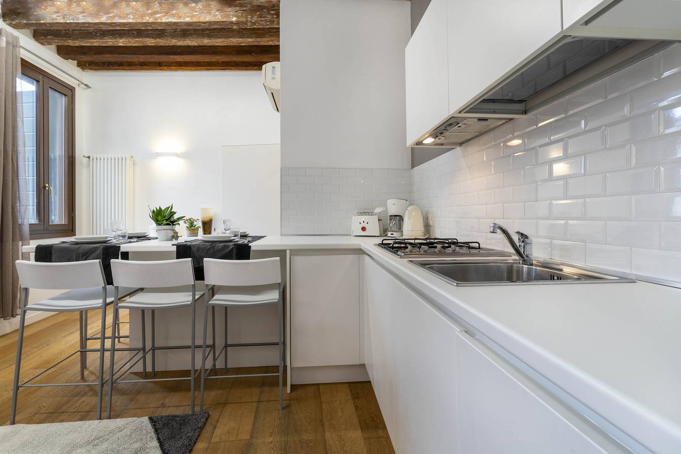 Entire apartment, Ca' Beccarie 1 by Wonderful Italy in Venice, Venice Province
