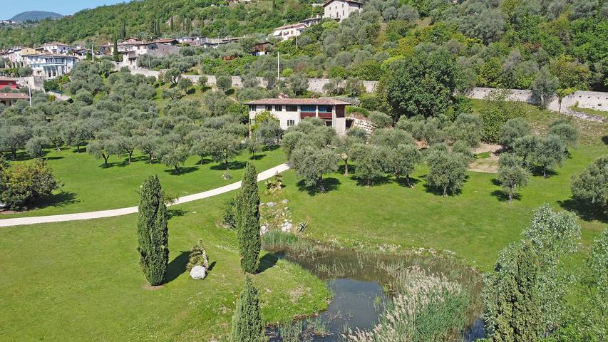 Villa für 18 Personen, mit Garten und Ausblick sowie Seeblick, mit Haustier in Toscolano-Maderno