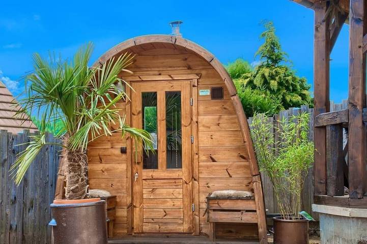 Holiday home for 4 people, with hot tub and garden as well as sauna and terrace - 1