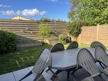 Gîte pour 8 personnes, avec jardin et terrasse, animaux acceptés à La Verrie