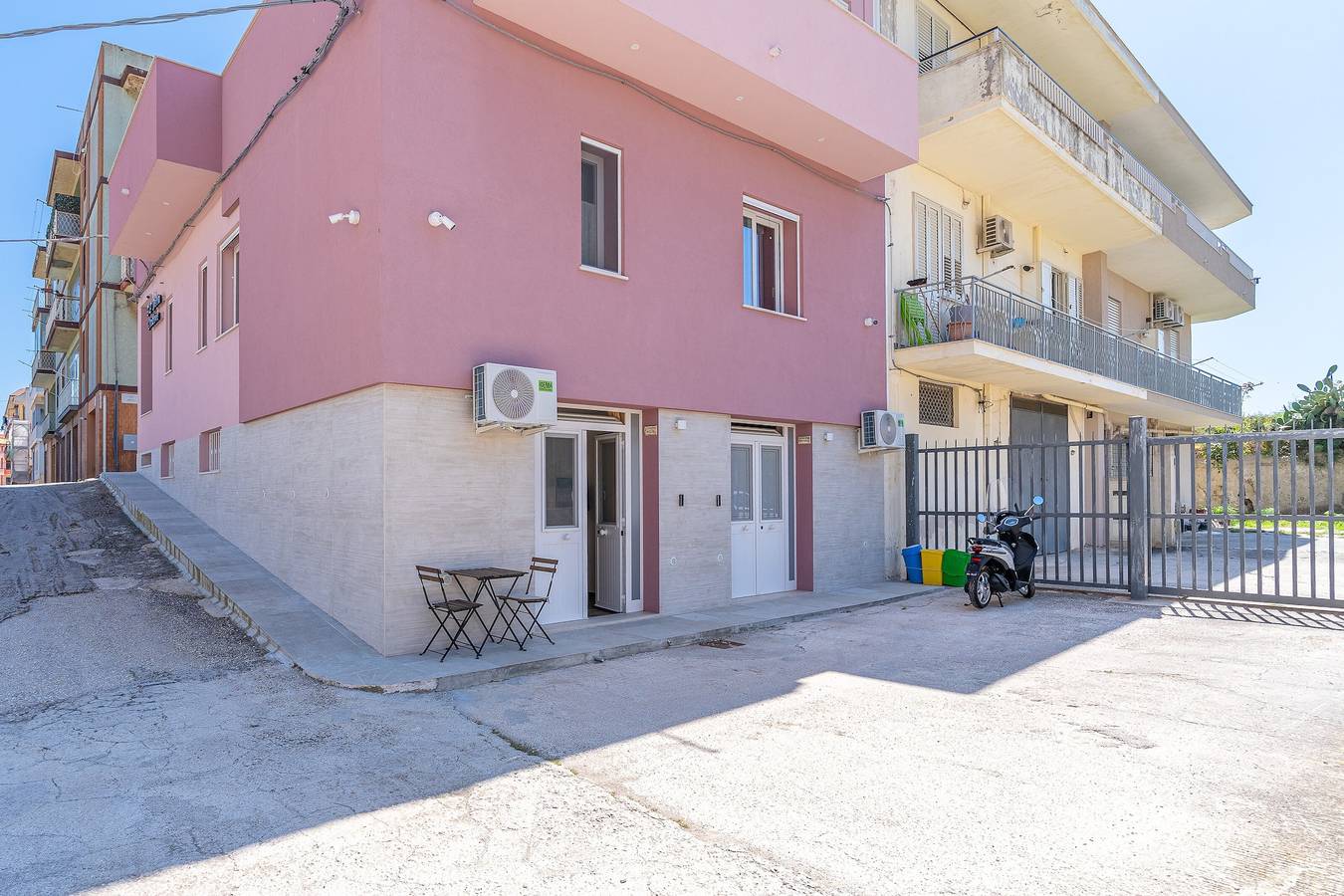 Apartamento entero, Apartamento 'Beb Della Stazione - Arrivo' con Wi-Fi y aire acondicionado in Pachino, Provincia de Siracusa