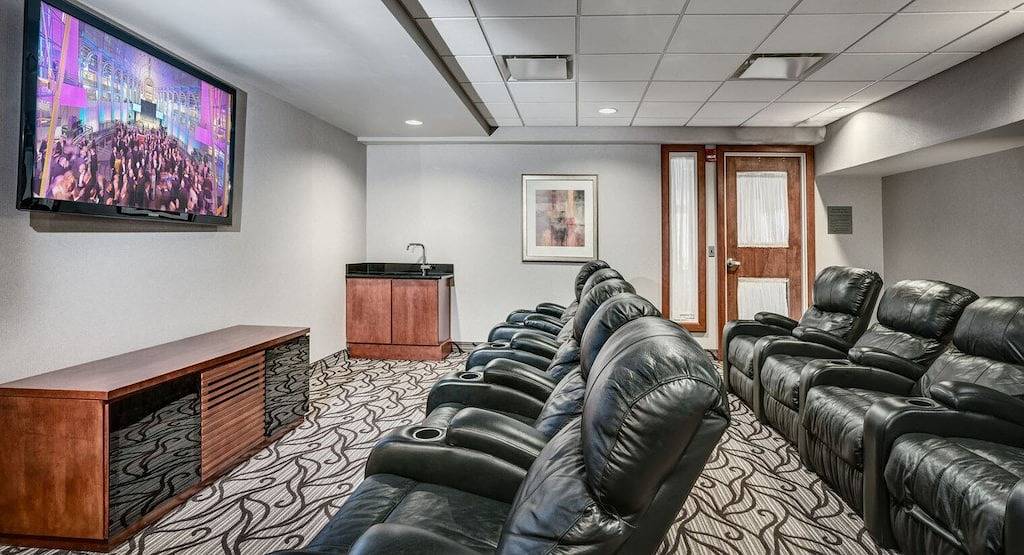 Ganze Wohnung, Luxe Ballston 1Br w/ Pool, W/D & Gym, walk to Bars & Metro, by Blueground in Arlington (VA), Arlington County