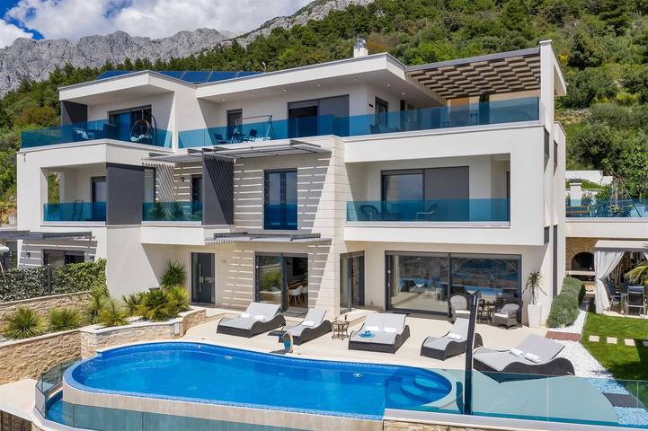 Villa für 14 Personen, mit Balkon und Meerblick sowie Sauna in Makarska