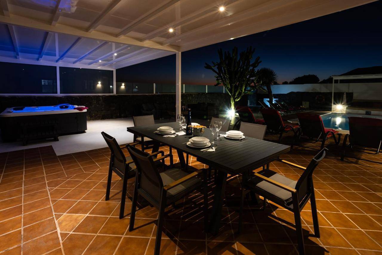 Four-Bedroom Villa in Playa Blanca, Yaiza