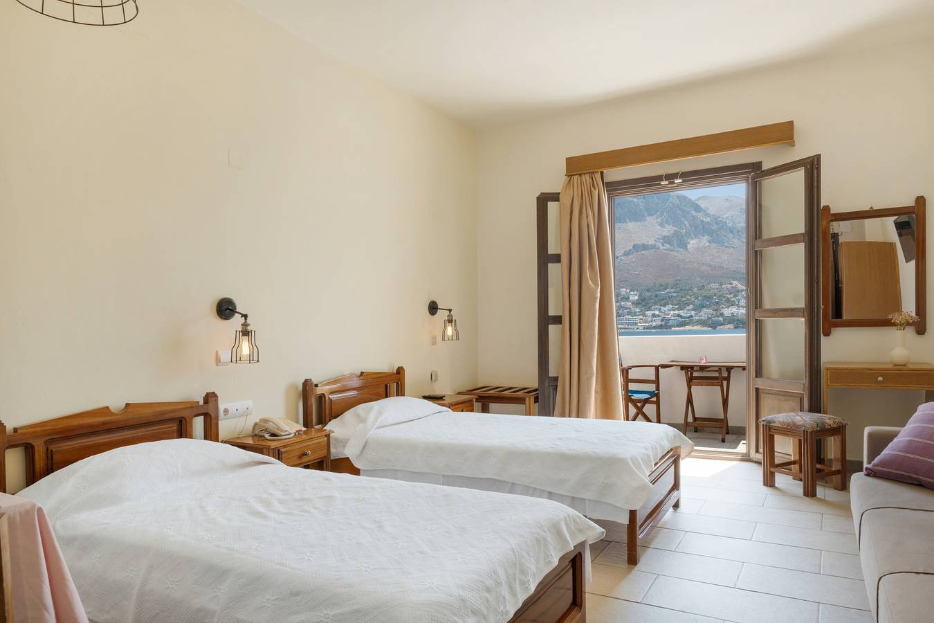 Alojamiento y desayuno 'King Studio No 9' con vistas al mar, Wi-Fi y aire acondicionado. in Kálimnos