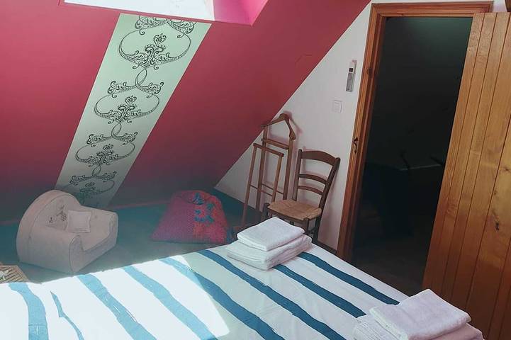 Location de vacances pour 10 personnes, avec jardin et terrasse à Varaignes - 2