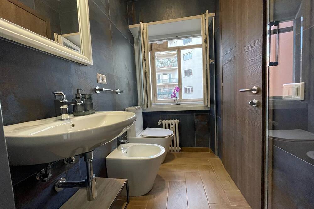 Modern and Elegant New B&B (2025), a stone's throw from the Vatican in Rome, Rome Province