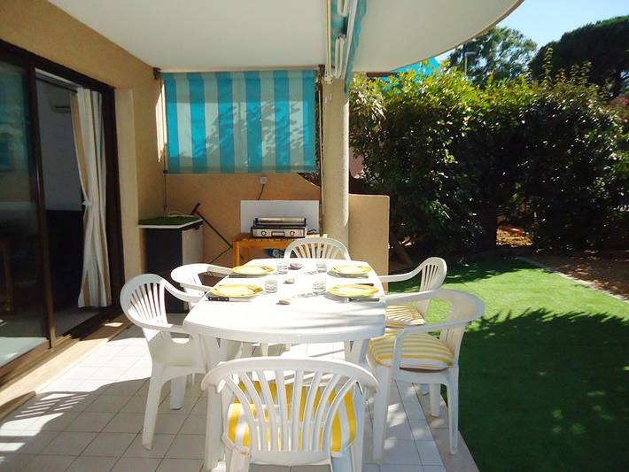 Appartement de vacances entier, Bel appartement climatisé 2 pièces à 200m des plages in Cavalaire-sur-Mer, Côte méditerranéenne (France)