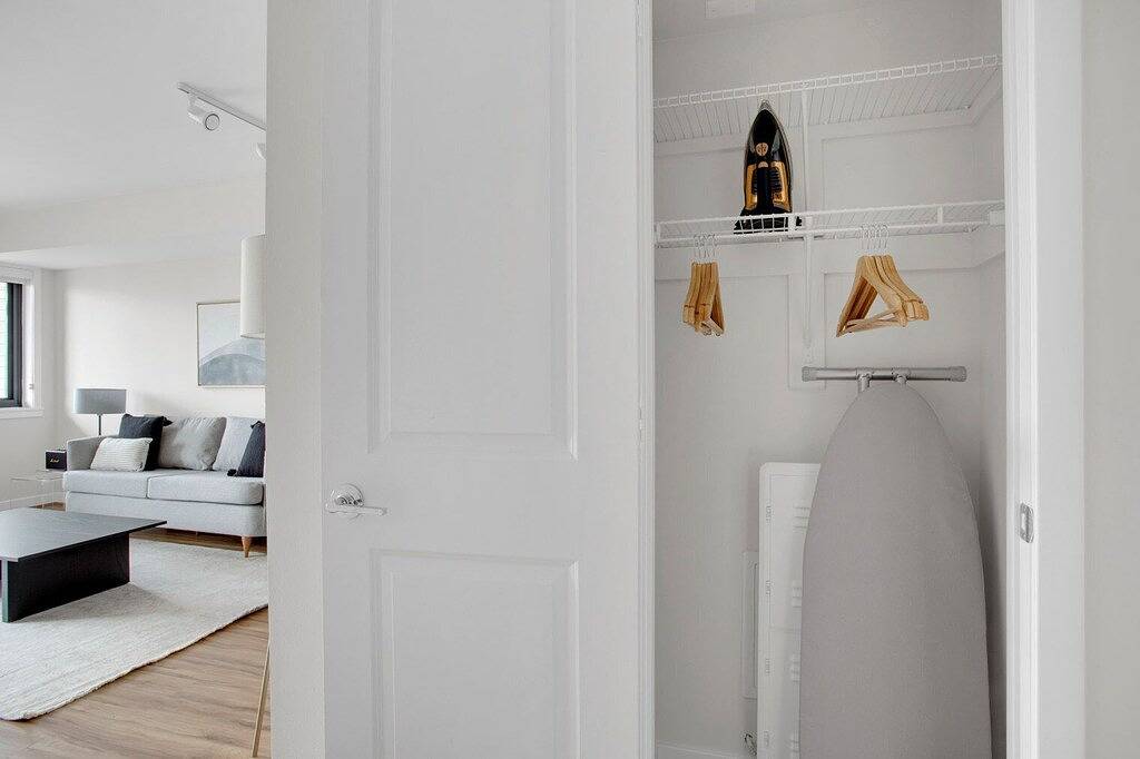 Ganze Wohnung, Bright Clarendon 1Br w/ W/D & Gym, across street from Wf, by Blueground in Arlington (VA), Arlington County