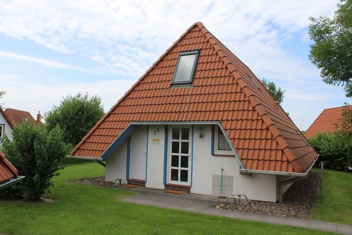 Ferienhaus für 4 Personen, mit Terrasse und Garten in Wremen