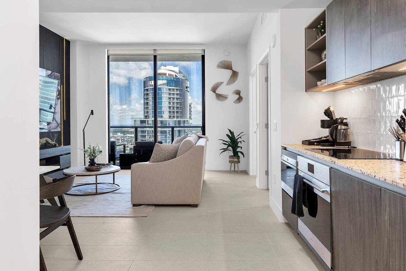 Entire apartment, Luxury 1Br Penthouse, Bay & City Views Downtown in Miami, Florida