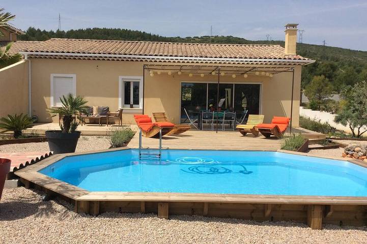 Location de vacances pour 8 personnes, avec jardin et terrasse à Le Puy-Sainte-Réparade