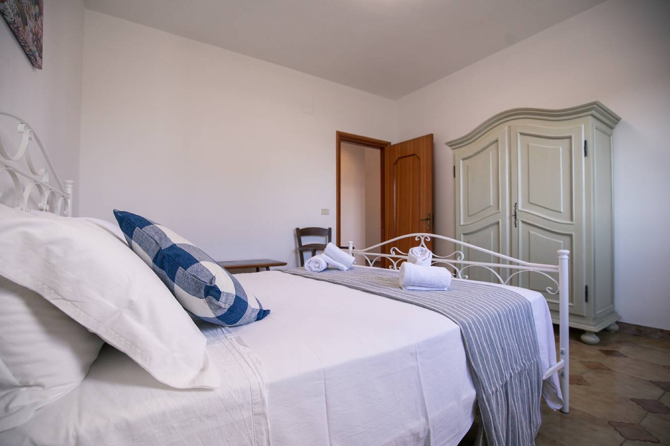 Gemütliche 2BR Wohnung in der Nähe von Torre Santa Sabina - Parkplatz/Waschmaschine/Wifi in Pantanagianni, Torre Santa Sabina