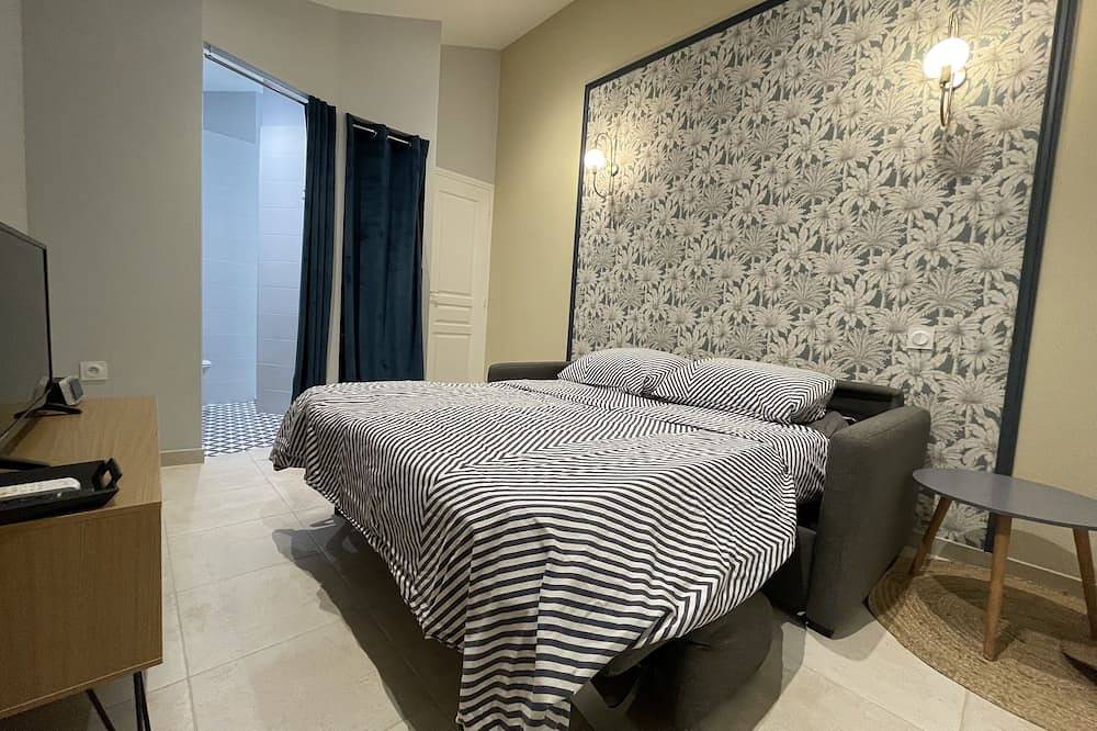 Cozy 3 stairs apartment in charming village south of France in Roubia, Region de Narbonne