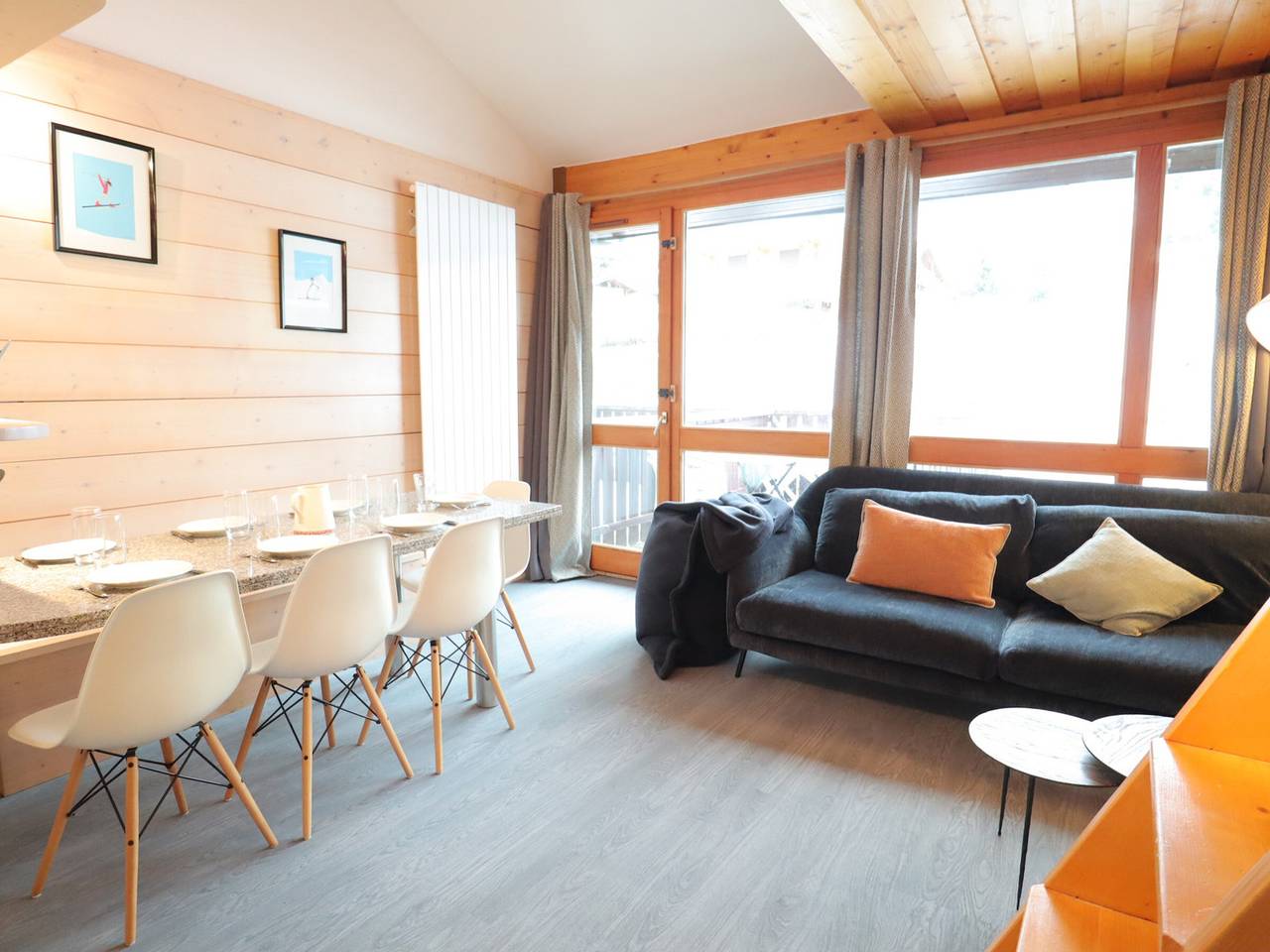 Entire apartment, Comfortable apartment for 6 with balcony and parking in Les Gets in Les Gets, Les Portes du Soleil