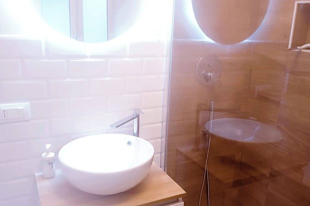 Entire apartment, Delightful studio apartment in the center of Ladispoli near the beach in Ladispoli, Rome Province