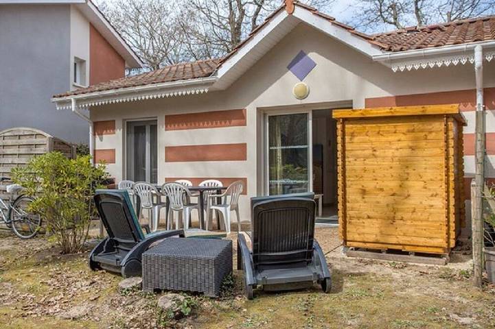 Villa voor 6 personen, with zwembad and terras as well as tuin in Soulac-sur-Mer