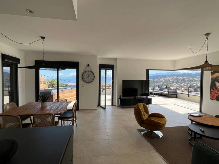 Gîte pour 6 personnes, avec terrasse à L'Île-Rousse - 3