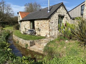 Gîte pour 2 personnes, avec jardin, animaux acceptés à Les Moitiers-d'Allonne