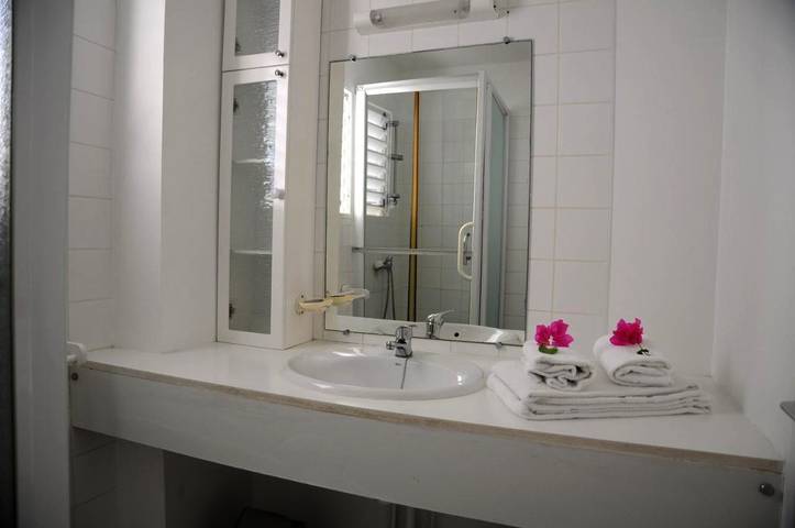 Location de vacances pour 3 personnes, avec vue et jardin à Le Moule - 4