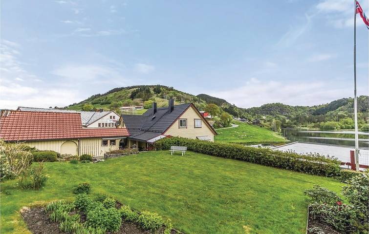 Ferienhaus für 11 Personen, mit Whirlpool und Terrasse in Lindås