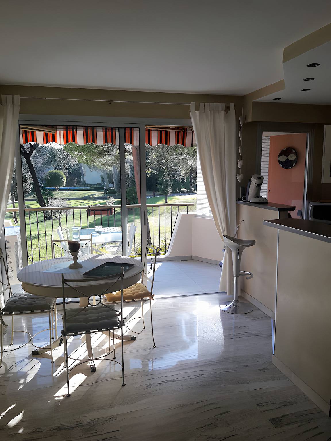 Entire apartment, The Three Rivers Park Side in Mandelieu-la-Napoule, Massif de l'Esterel
