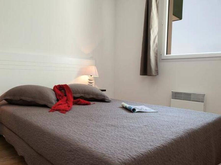 Acogedor apartamento de camping con piscina, WiFi y TV - Cerca del centro de Plescop in Plescop, Côte des Mégalithes