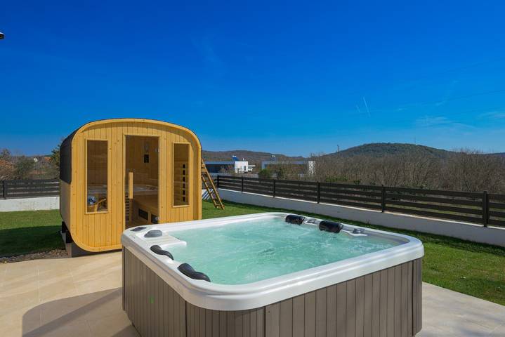 Villa für 8 Personen, mit Garten und Pool sowie Balkon und Sauna in Rovinj - 2