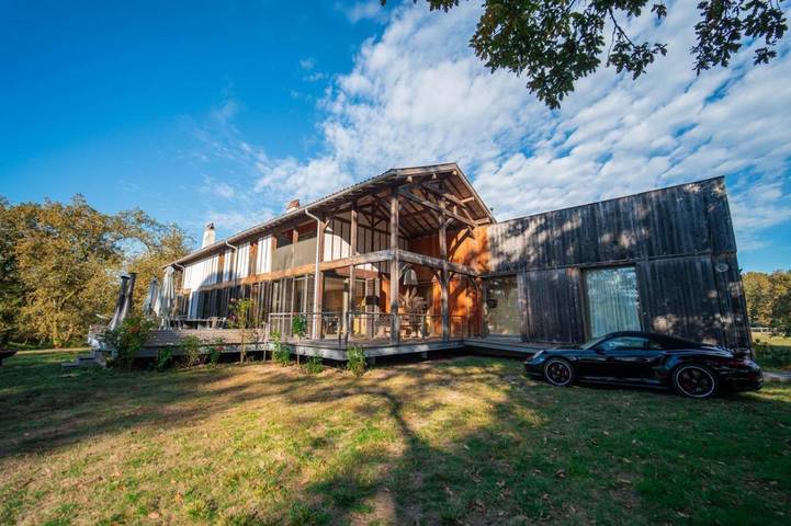 Chalet para 12 personas, con jardín y terraza además de vistas y piscina - 1