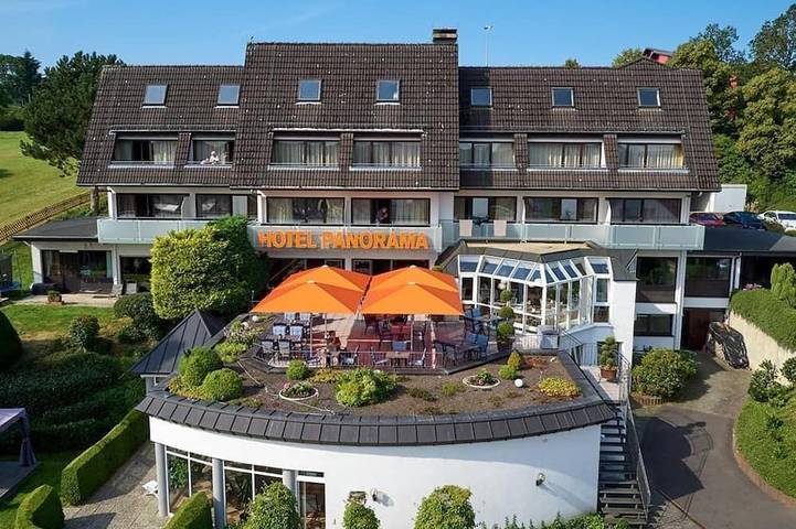 Ferienhaus für 2 Personen, mit Sauna und Whirlpool sowie Garten und Pool