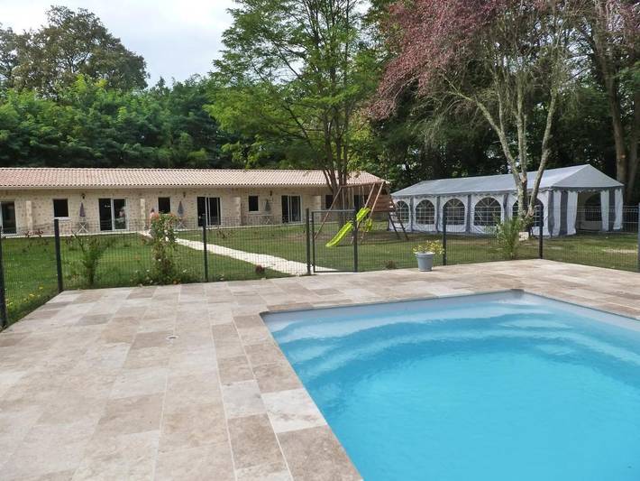 Gîte pour 4 personnes, avec piscine et jardin, animaux acceptés à Auros
