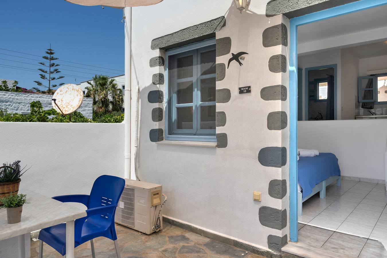 Appartement dans l'hôtel 'Pico Bello Patmos 10' avec vue sur la montagne, Wi-Fi et climatisation in Dodécanèse