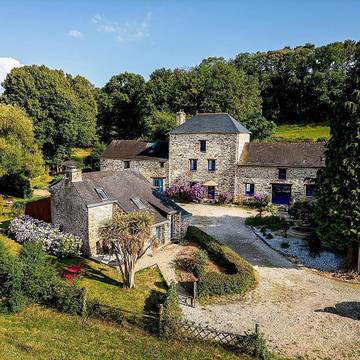 Gîte pour 4 personnes, avec piscine et jardin à Redon